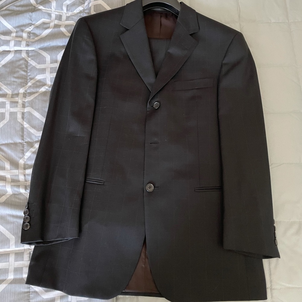 HUGO BOSS 38S Suit Dark Gray
